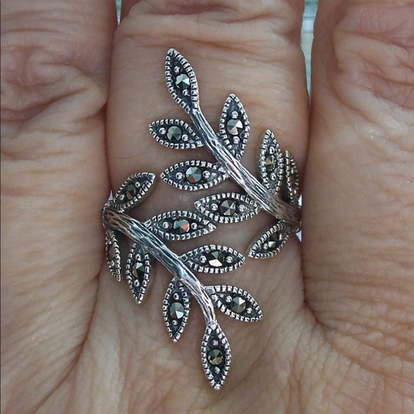 Sterling Silver Spiral Leaf Ring - Picture 2 of 6